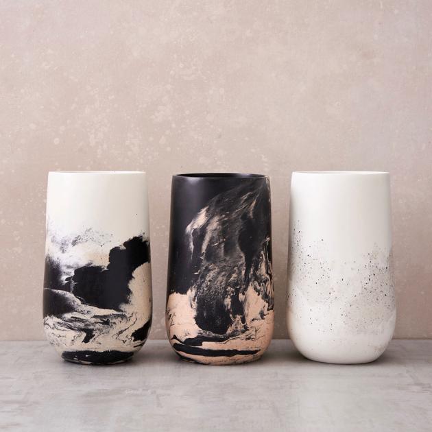 Hybrid Gallery Daisy Freestone vessels