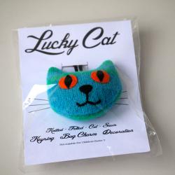 Lucky Cat key ring blue