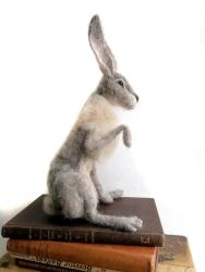 Hybrid Gallery Gemma Bee Seated Light Grey Hare